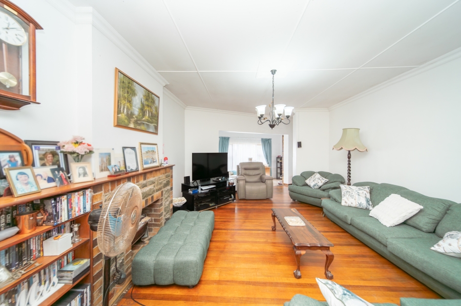 4 Bedroom Property for Sale in Sunnyridge Eastern Cape